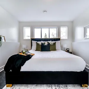 https://stunning-king-triplex-i-walk-to-river-valley-i-w-free.edmonton-hotels.net